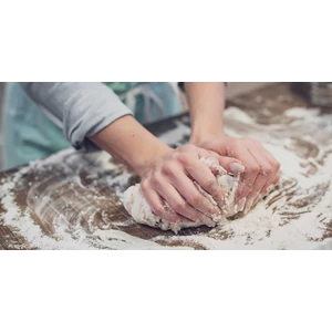 Membedah Perbedaan Mesin Mixer Planetary dan Dough Mixer: Pilih yang Tepat untuk Bisnis Anda